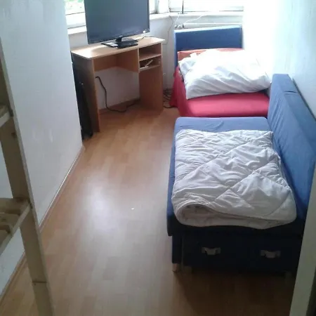 Rum i privatbostad Monteurroommr *